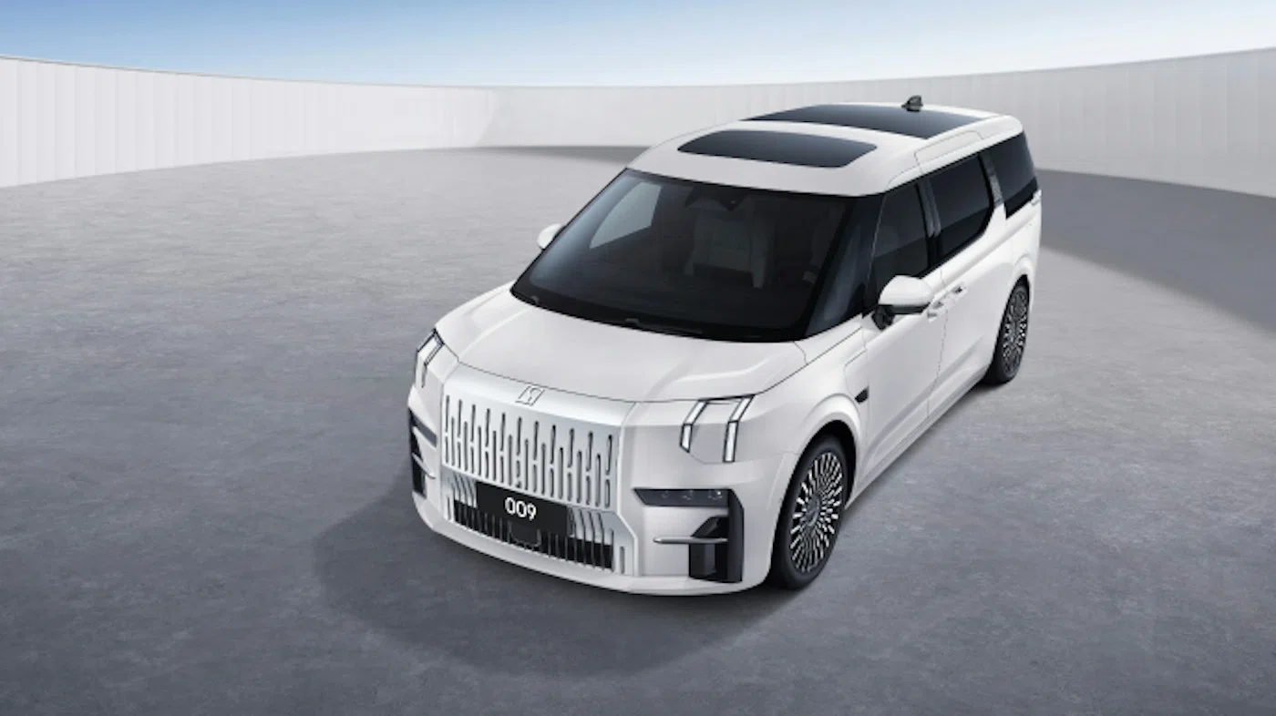 ZEEKR 009 — 3